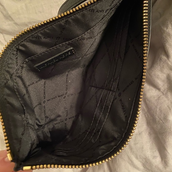 Micheal Kors clutch black - Picture 3 of 4